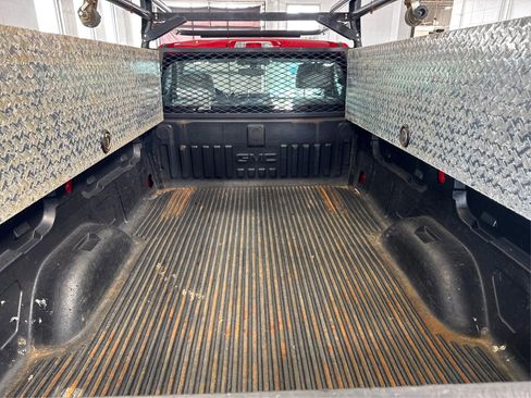 Used 2017 GMC Sierra 1500 Pickup 2D 8 ft image 14