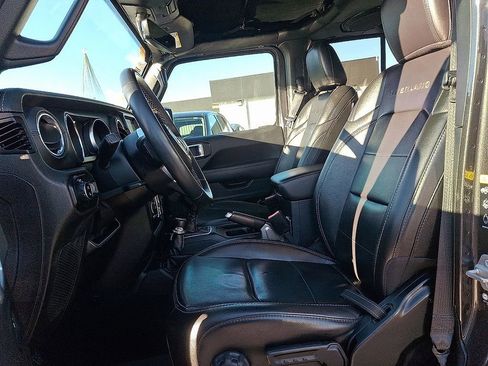 Used 2021 Jeep Gladiator Overland image 13
