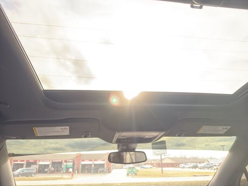 Used 2022 Buick Enclave Essence w/ Experience Buick Package image 10