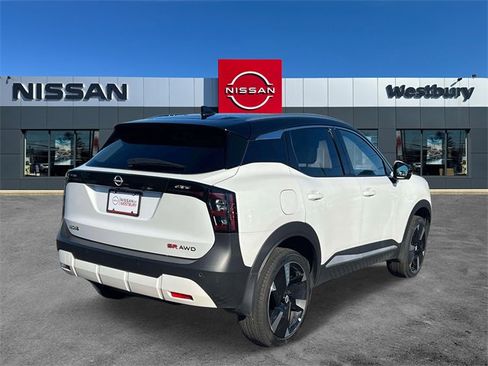 Used 2025 Nissan Kicks SR image 4