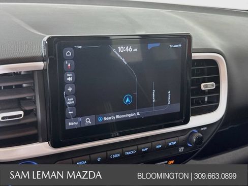 Used 2024 Hyundai Venue Limited FWD image 13