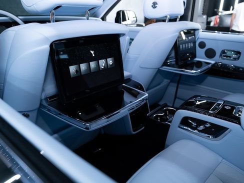 Used 2026 Rolls-Royce Phantom Sedan RWD image 25