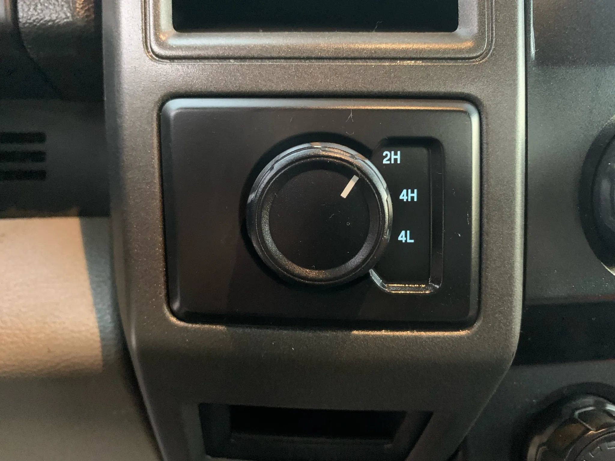 Used 2020 Ford F550 4x4 Regular Cab Super Duty w/ Power Equipment Group image 18