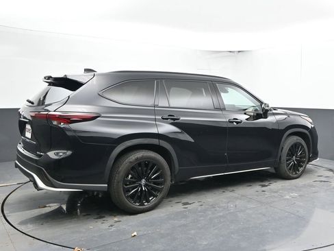 Used 2025 Toyota Highlander XSE image 11