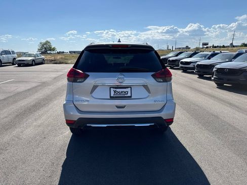 Used 2018 Nissan Rogue SV AWD/4WD image 6