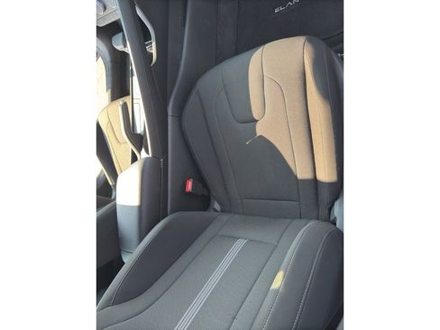 Certified 2024 Hyundai Elantra SE image 17