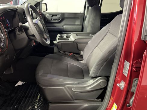Used 2019 Chevrolet Silverado 1500 Custom w/ Custom Convenience Package AWD/4WD image 13