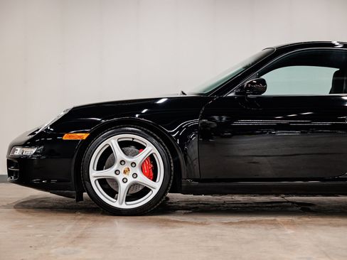 Used 2005 Porsche 911 Carrera S image 18