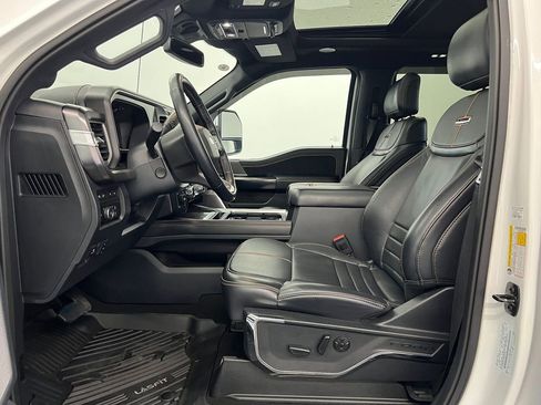 Used 2024 Ford F250 Platinum w/ FX4 Off-Road Package image 4