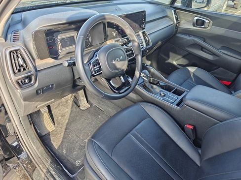Used 2023 Kia Sorento S w/ Panoramic Sunroof Package image 9