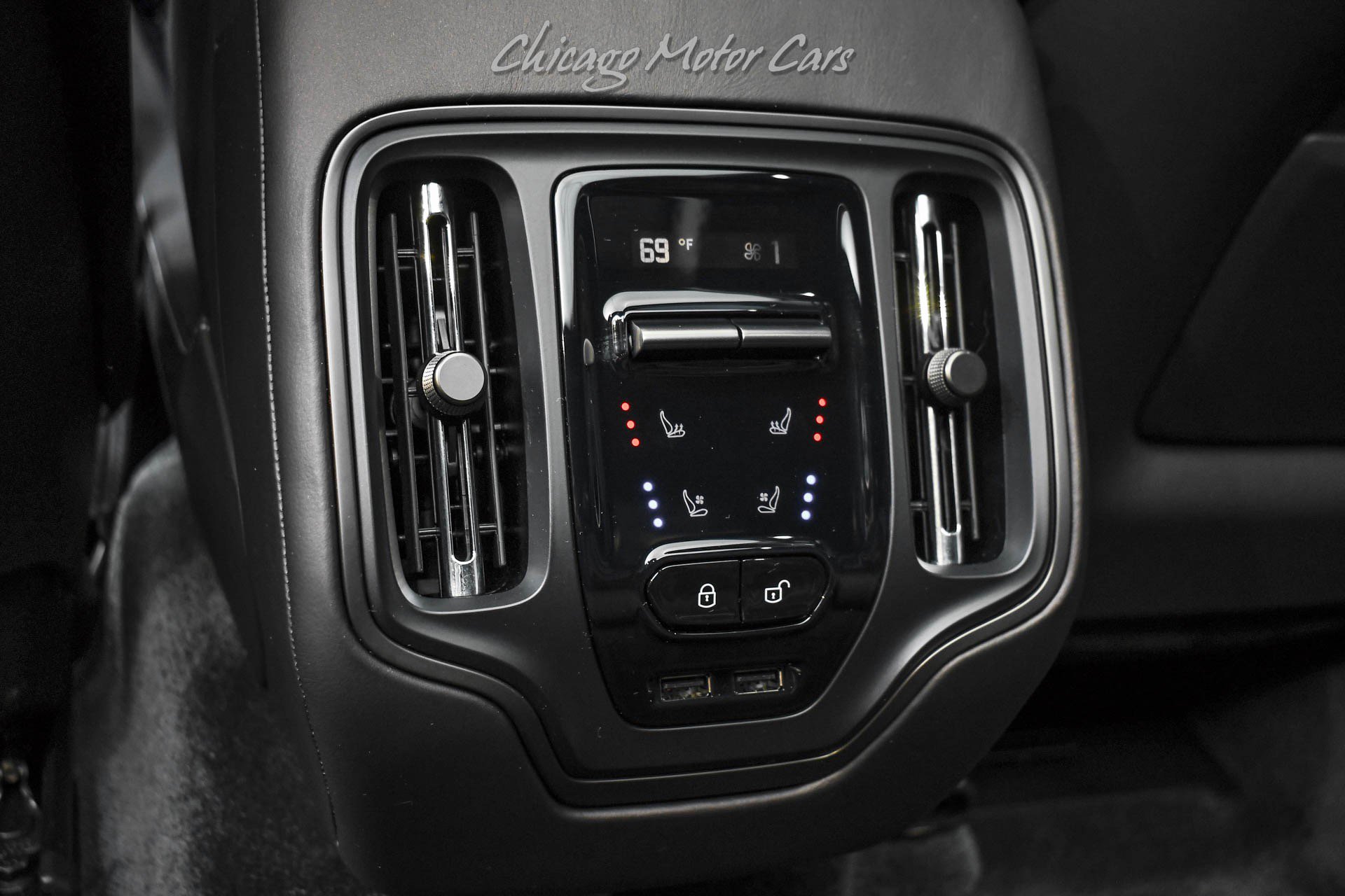 Used 2025 Aston Martin DBX 707 AWD/4WD image 24