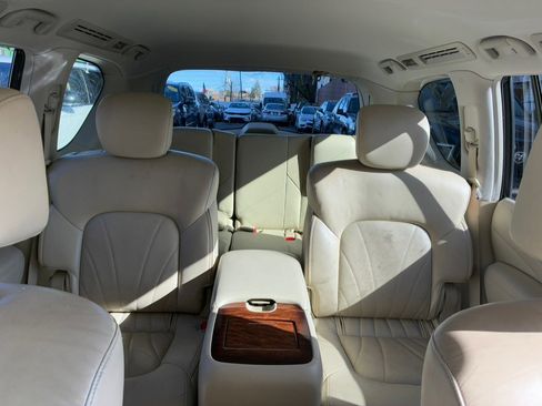 Used 2016 INFINITI QX80 4WD w/ Deluxe Technology Package image 18