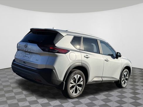 Used 2023 Nissan Rogue SV w/ SV Premium B Package image 3