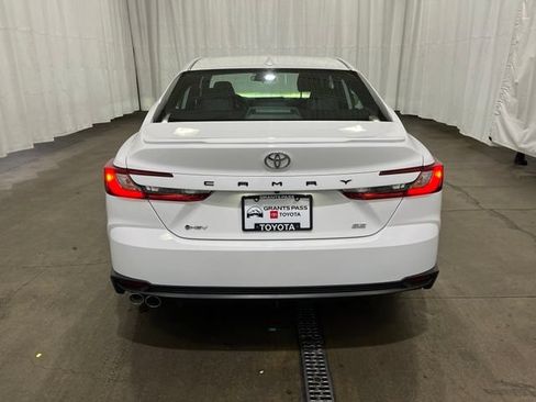 Certified 2025 Toyota Camry SE FWD image 5