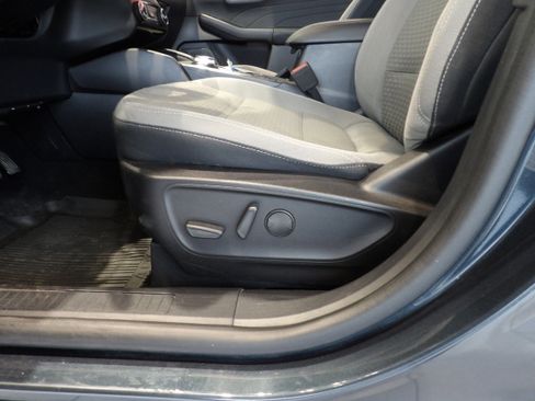 Used 2022 Ford Escape SE w/ SE Sport Appearance Package AWD/4WD image 11