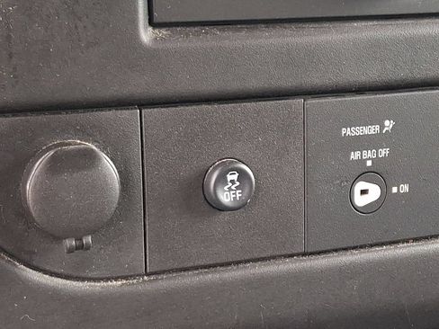 Used 2015 Chevrolet Express 2500 RWD image 22