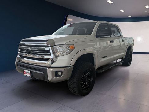 Used 2017 Toyota Tundra SR5 w/ SR5 Upgrade Package RWD image 1