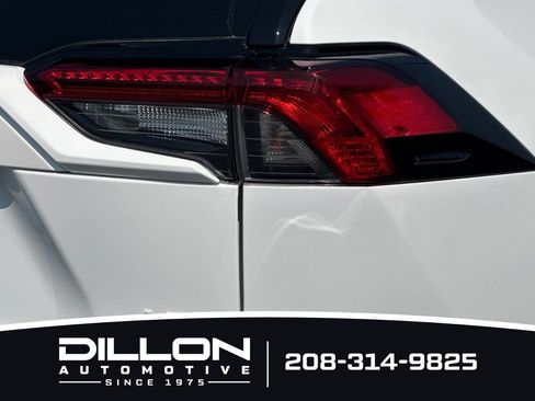 Used 2022 Toyota RAV4 LE AWD/4WD image 28