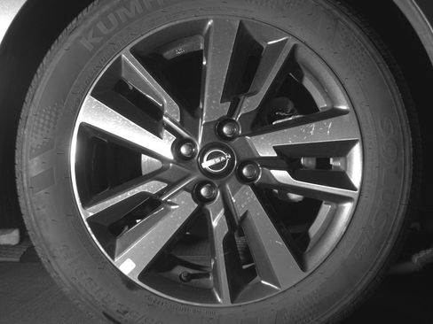 Used 2025 Nissan Versa SV image 13