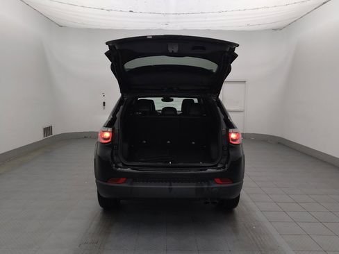 Used 2022 Jeep Compass Latitude FWD image 29