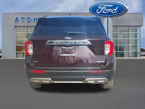 Certified 2022 Ford Explorer XLT w/ Equipment Group 202A image 5
