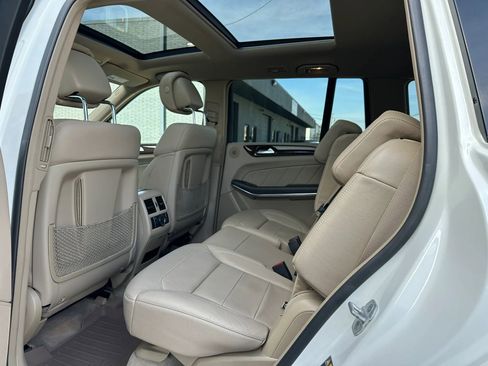 Used 2015 Mercedes-Benz GL 550 GL 550 4MATIC Sport Utility 4D image 18