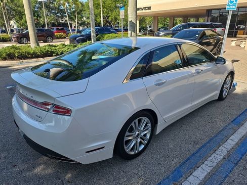 Used 2015 Lincoln MKZ Hybrid w/ Equipment Group 201A Select FWD image 5