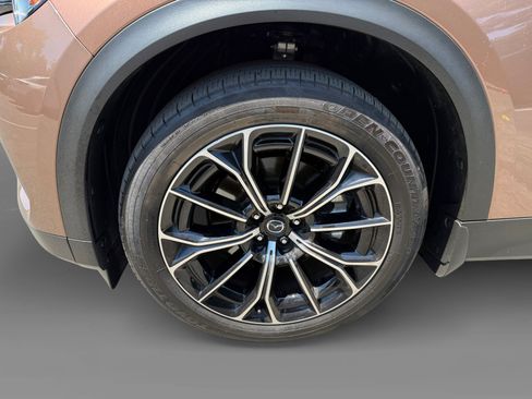 Certified 2025 MAZDA CX-70 Plug-In Hybrid w/ Premium Plus AWD/4WD image 9