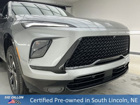 Used 2025 Buick Enclave Sport Touring w/ Power Package image 27