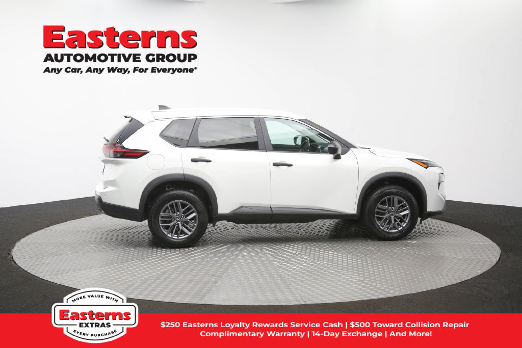 Used 2024 Nissan Rogue S AWD/4WD image 26