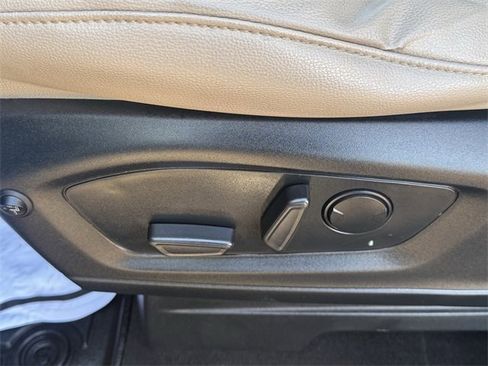 Used 2020 Ford Explorer XLT w/ Equipment Group 202A image 20