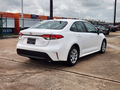 Used 2024 Toyota Corolla LE FWD image 6
