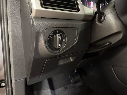 Used 2023 Volkswagen Atlas SE image 16