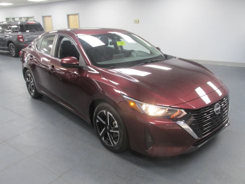 Used 2024 Nissan Sentra SV FWD image 3