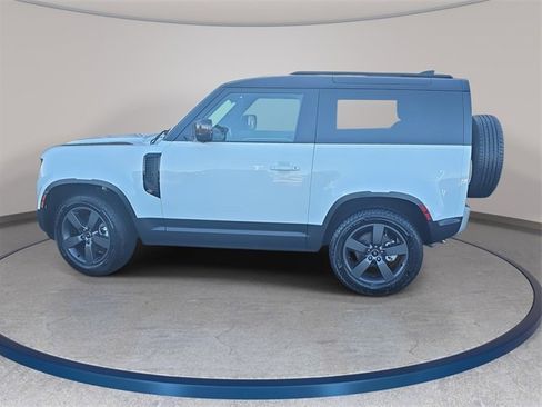 Used 2025 Land Rover Defender 90 S image 8