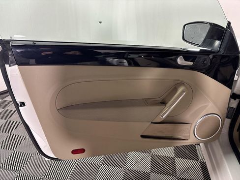 Used 2013 Volkswagen Beetle 2.0T image 10