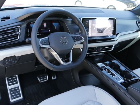 New 2026 Volkswagen Atlas Cross Sport SEL Premium R-Line AWD/4WD image 9