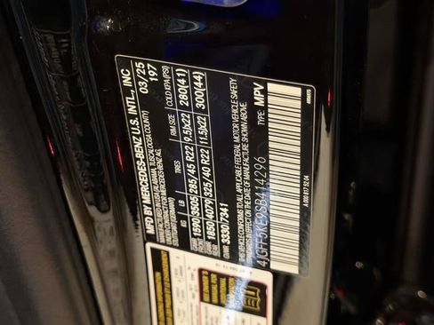 Certified 2025 Mercedes-Benz GLS 450 4MATIC image 18