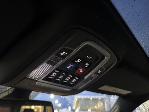 Used 2019 RAM 1500 Laramie image 22