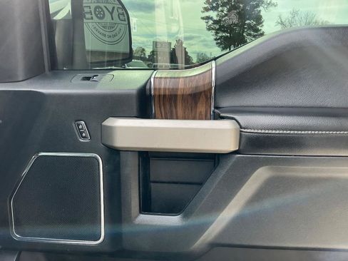 Used 2019 Ford F150 Lariat w/ Equipment Group 502A Luxury image 22