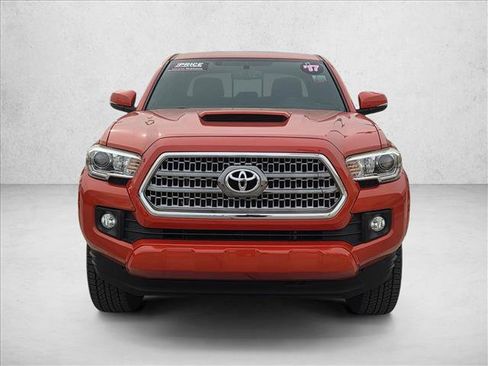 Certified 2017 Toyota Tacoma TRD Sport image 2