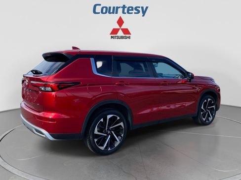 Used 2022 Mitsubishi Outlander SE AWD/4WD image 7