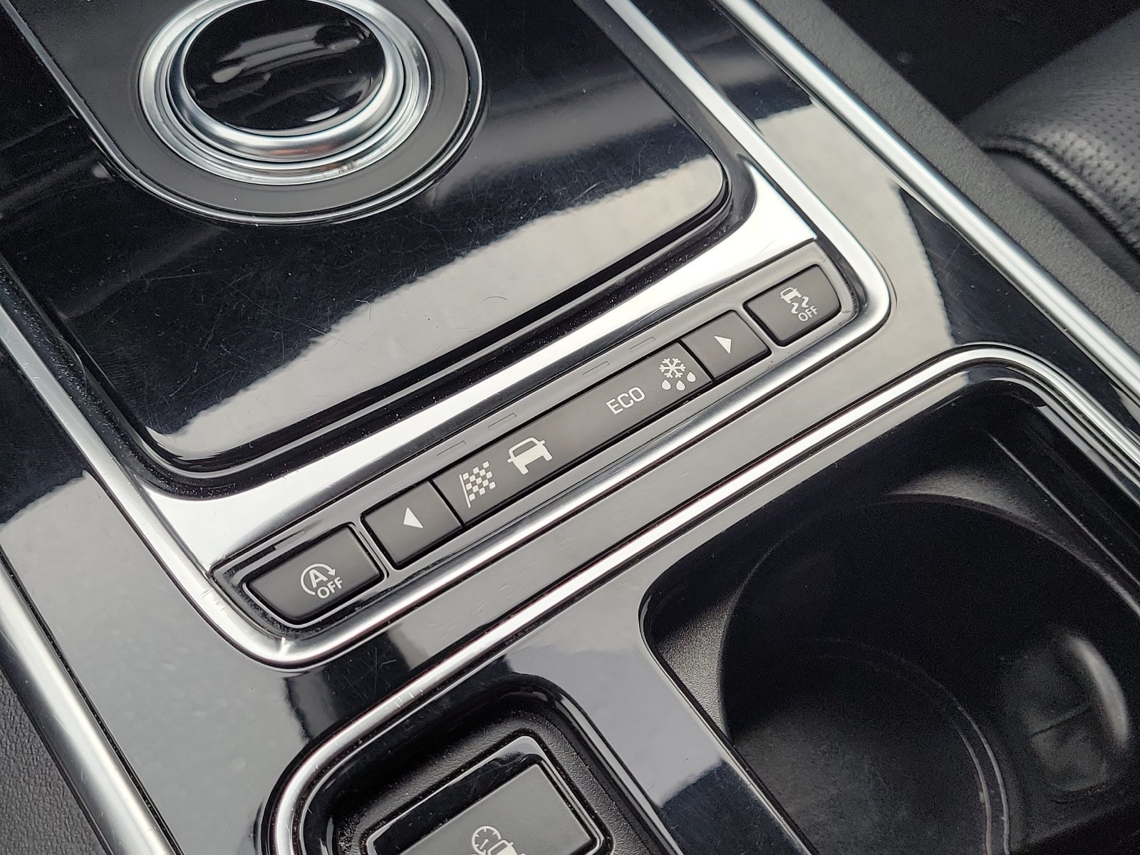 Used 2019 Jaguar XF R-Sport AWD/4WD image 30