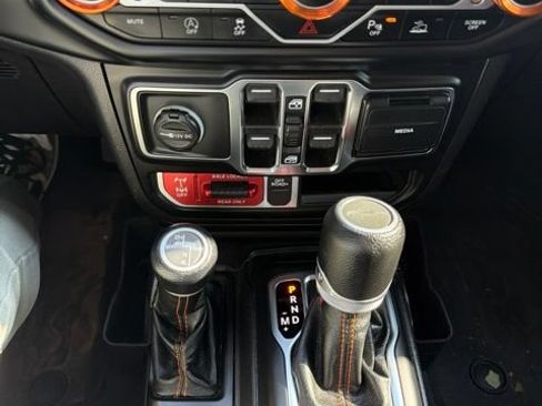 Used 2021 Jeep Gladiator Mojave AWD/4WD image 19