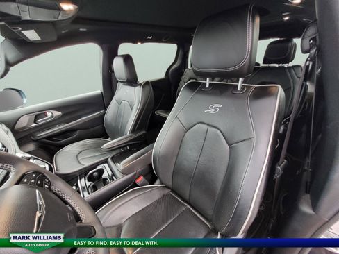 Used 2022 Chrysler Pacifica Limited w/ S Appearance Package image 28