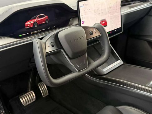 Used 2022 Tesla Model X Plaid image 23