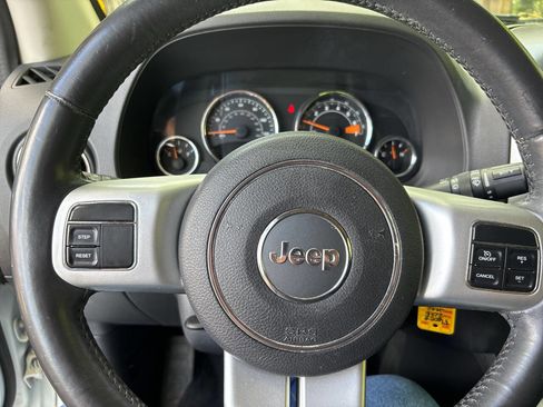 Used 2016 Jeep Compass High Altitude image 11