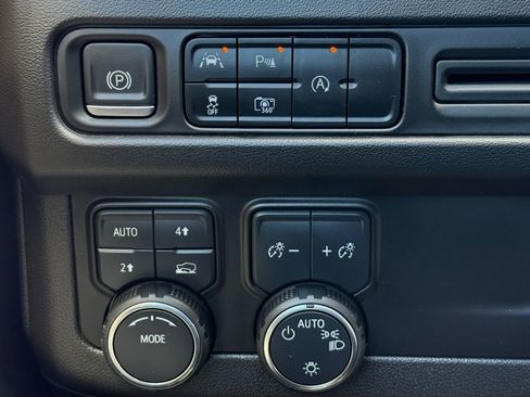 Used 2024 Chevrolet Tahoe LT w/ Luxury Package AWD/4WD image 22