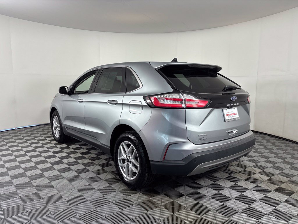 Used 2024 Ford Edge SEL w/ Convenience Package AWD/4WD image 3