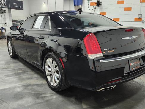 Used 2020 Chrysler 300 Touring w/ Driver Convenience Group image 14